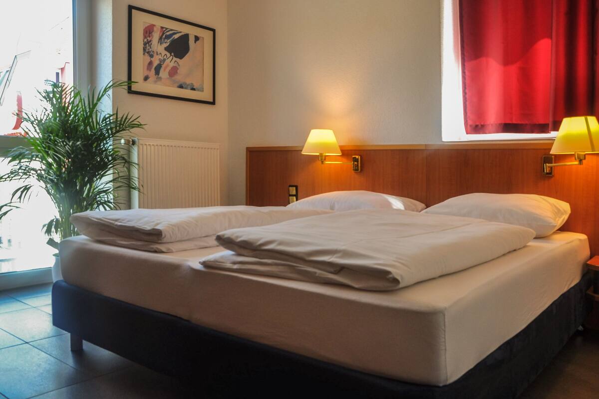 Phòng đôi phong cách cổ điển | Minibar, két bảo mật tại phòng, bàn 