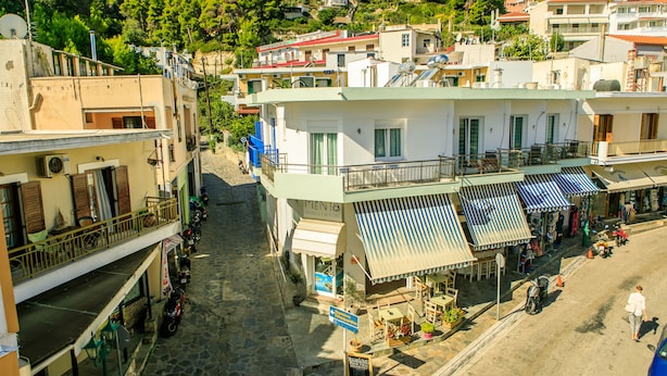 Property grounds - Pansion Kaloyiannis (Alonissos)