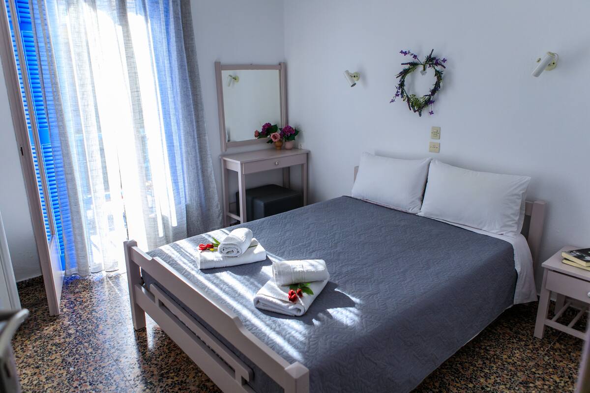 Standard Double Room | WiFi (free), bed sheets