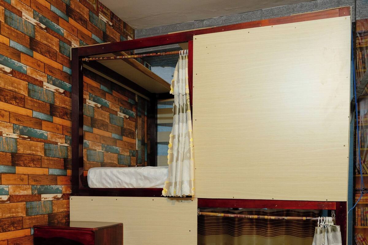 Bed in 4-bed mixed dormitory | 셀렉트 컴포트 침대, 암막 커튼, 무료 WiFi, 침대 시트
