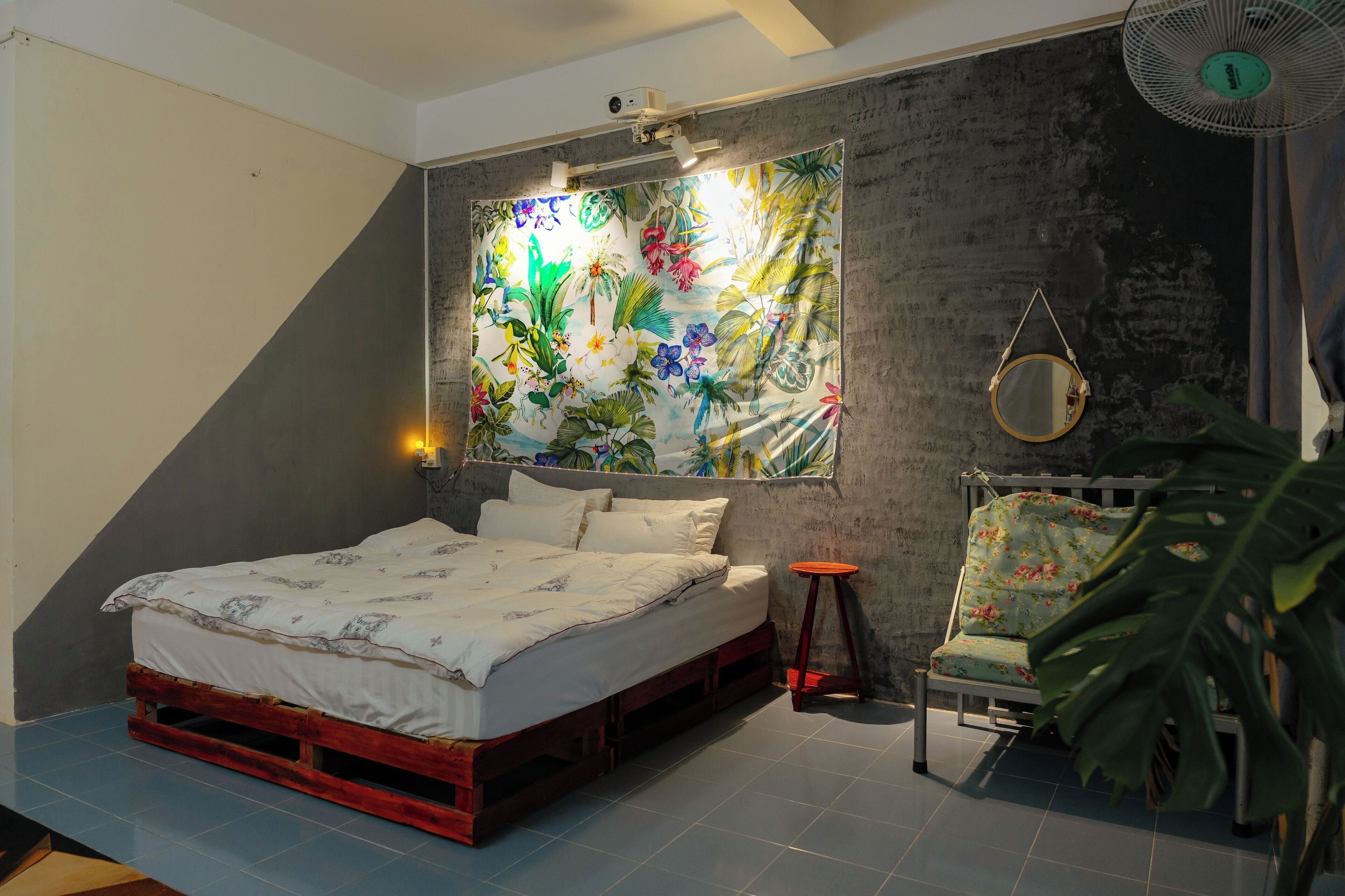 全景双人房 | Select Comfort 床、遮光窗帘、免费 WiFi、床单