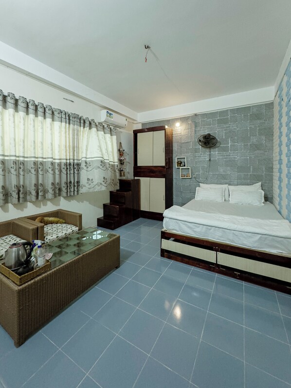 Standard Room, 1 Bedroom, Non Smoking | 1 bedroom, Select Comfort beds, blackout drapes, free WiFi