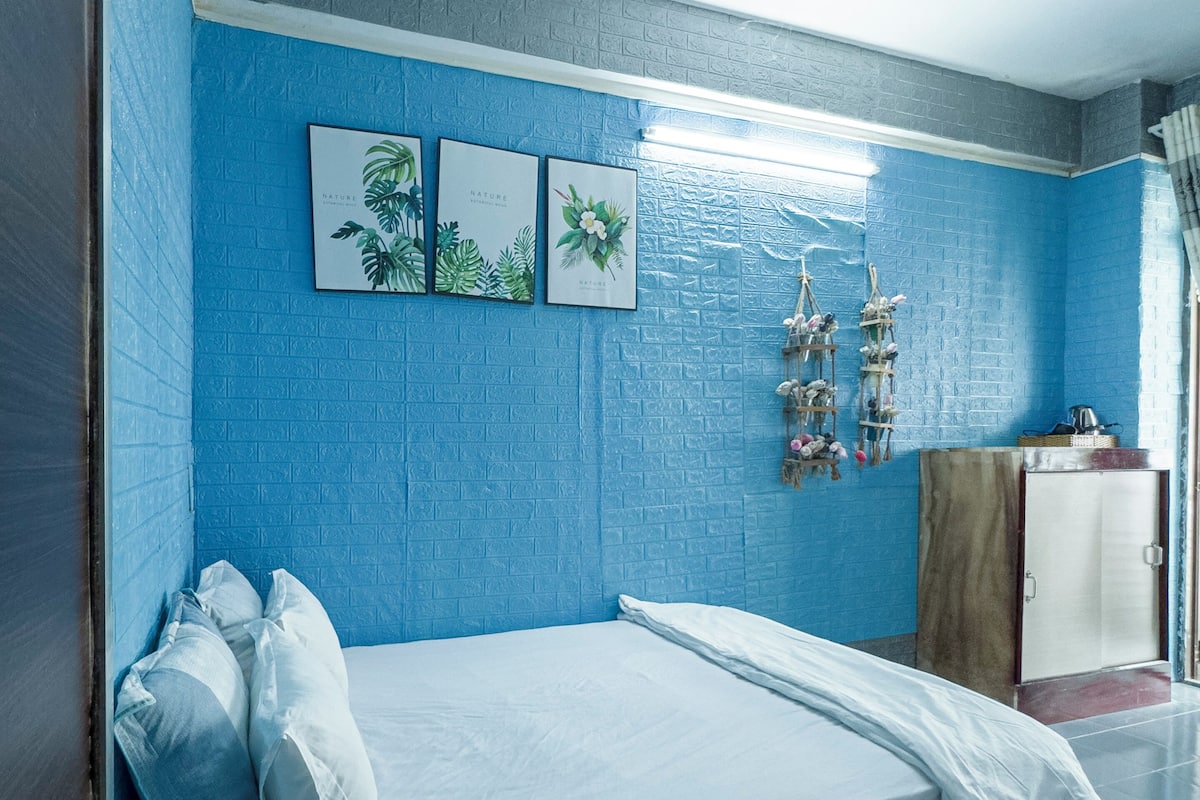 Double bed room with Outside bathroom | Select Comfort beds, blackout drapes, free WiFi, bed sheets