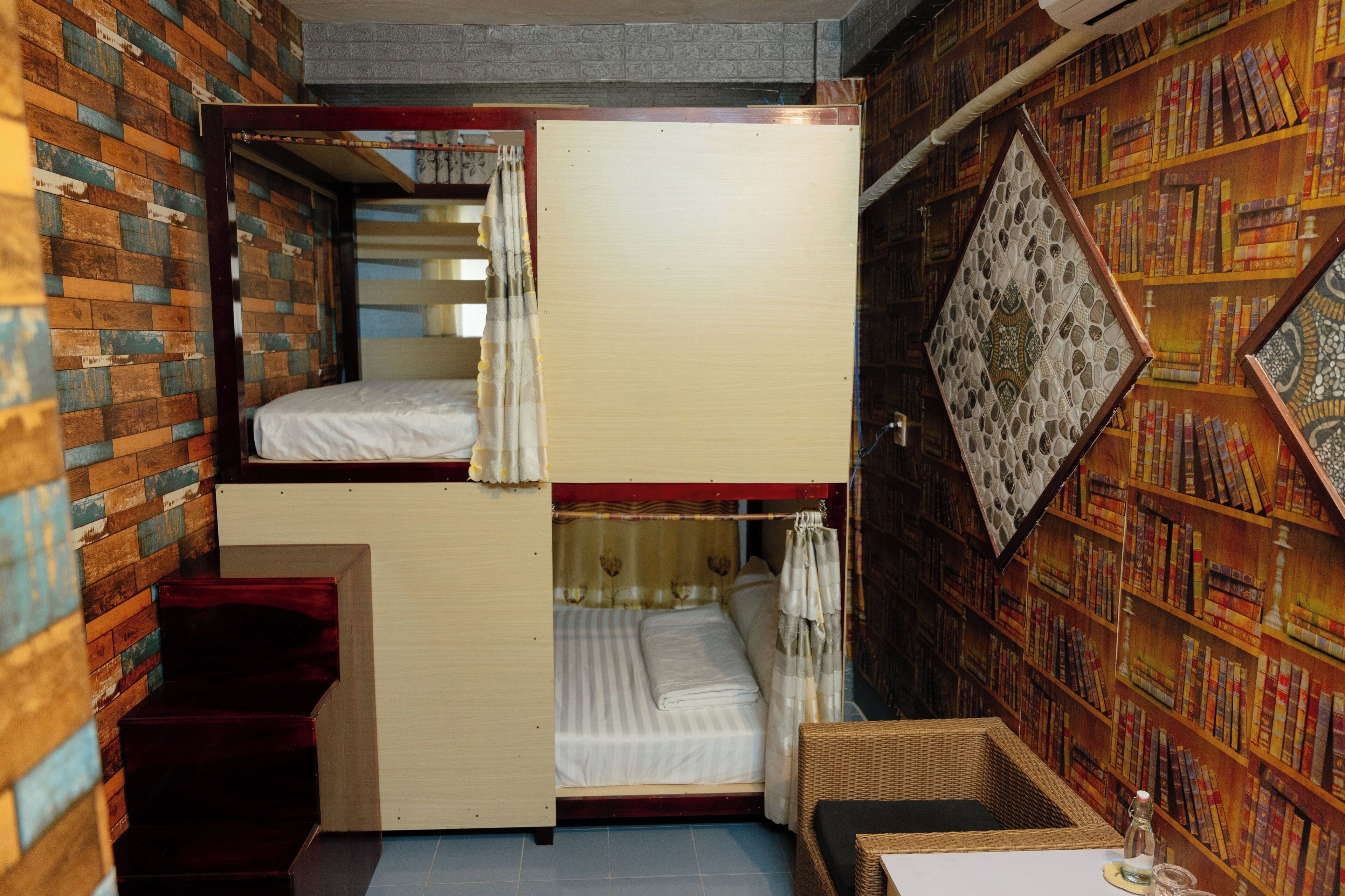 Select Comfort 床、遮光窗帘、免费 WiFi、床单