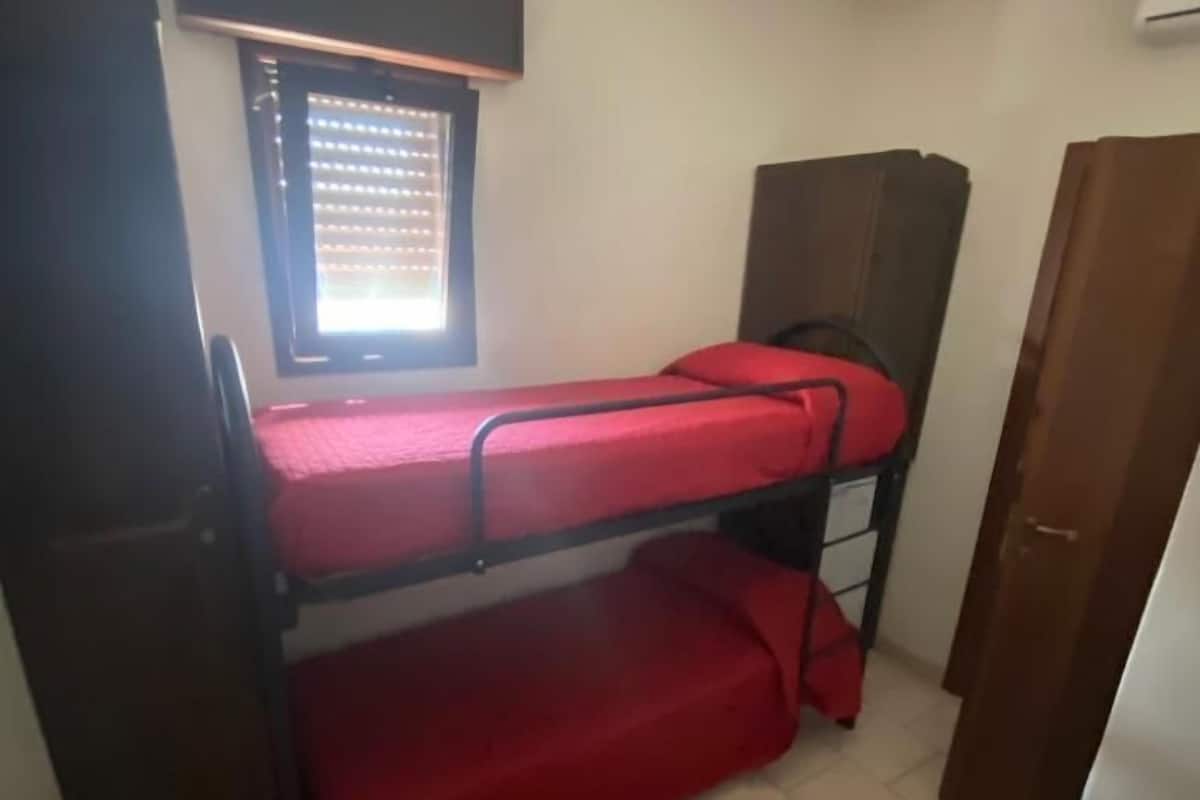 Minibar, wifi gratis y ropa de cama
