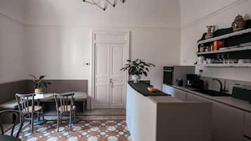 Frigorifero nell'area comune, macchina per tè/caffè, bollitore elettrico