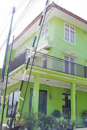 Front of property - Hotel Suminar (Garut)