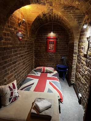 4 bedrooms, iron/ironing board, travel cot, free WiFi