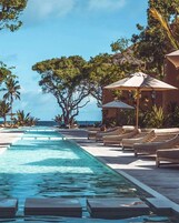 3 piscinas al aire libre, sillones reclinables de piscina