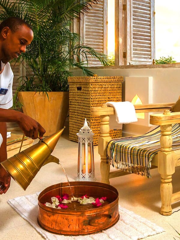 Couples treatment rooms, body treatments, hot stone massages