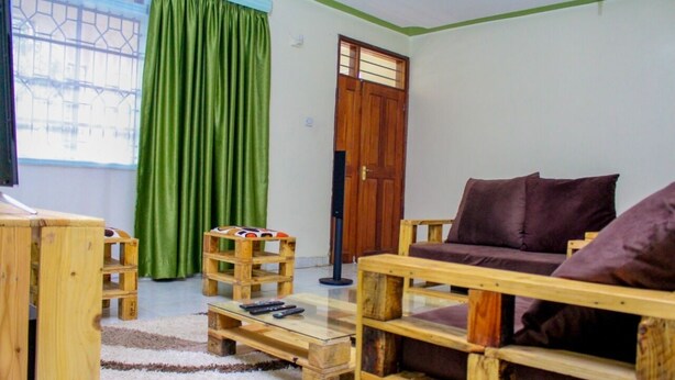 Lobby sitting area - VIBA Pallet House (Kisumu)