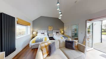 Studio (Apple) | Premium bedding, desk, soundproofing, individually decorated