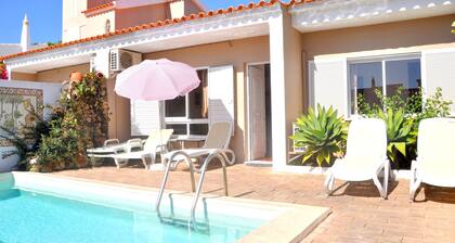 Stylish and well-equipped, private pool, close to amenities, free AC & Wifi