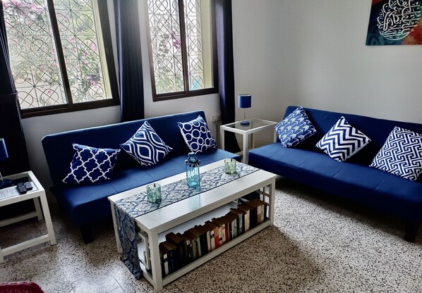 Smart-TV, Bücher, Drucker