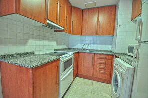 Fridge, microwave, oven, coffee/tea maker - SOL/MILLET - Apartment for 8 people in Cambrils (Cambrils)