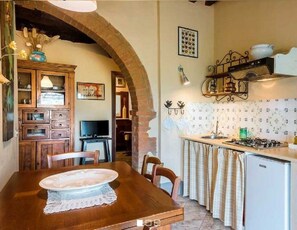 Fridge - Fonte Bertusi-Il Glicine (Pienza)