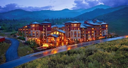 2 Bd 3 BA Ski / Ski Out at Hilton Sunrise Lodge Hotel in Canyons Village Park