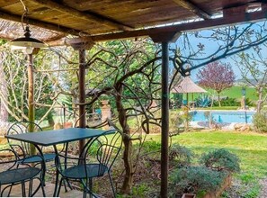 Outdoor dining - Fonte Bertusi- Il Mandorlo (Pienza)