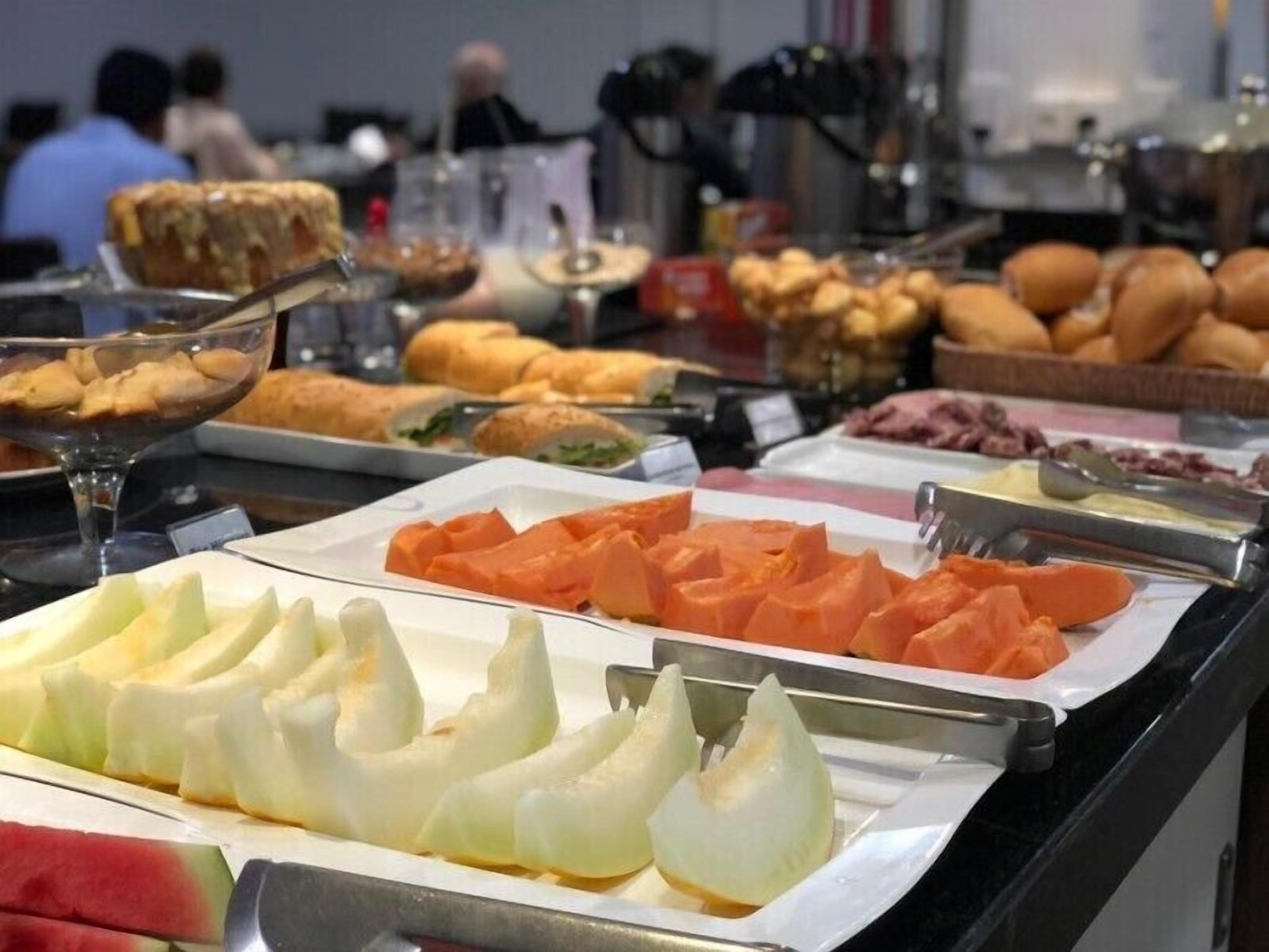 Bữa sáng buffet