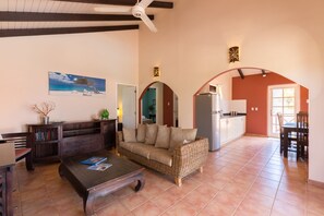 Deluxe Apartment | Living room