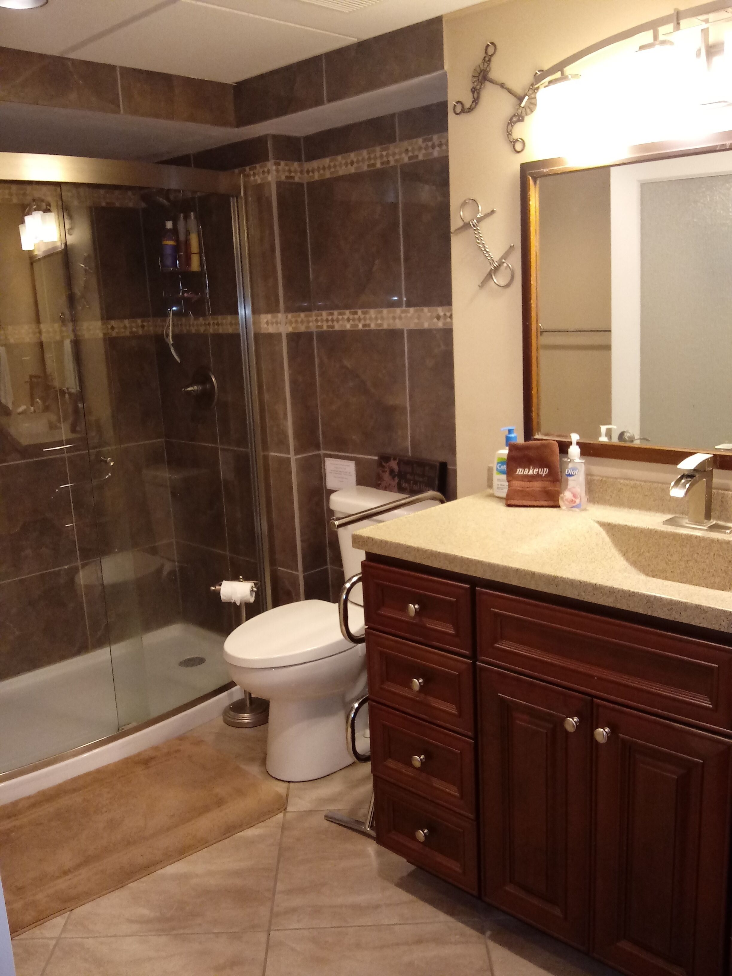 Spacious suite in Country setting