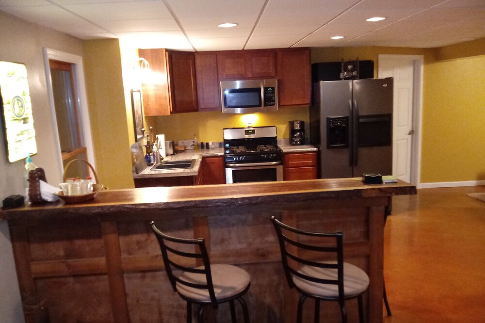 Spacious suite in Country setting