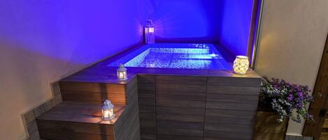 Private pool