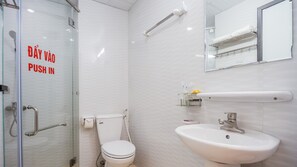 Minibar, in-room safe, soundproofing, iron/ironing board - Cat Ba White Pearl (Hai Phong)