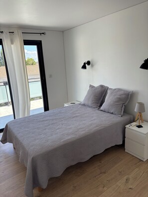 5 Schlafzimmer, Bügeleisen/Bügelbrett, WLAN