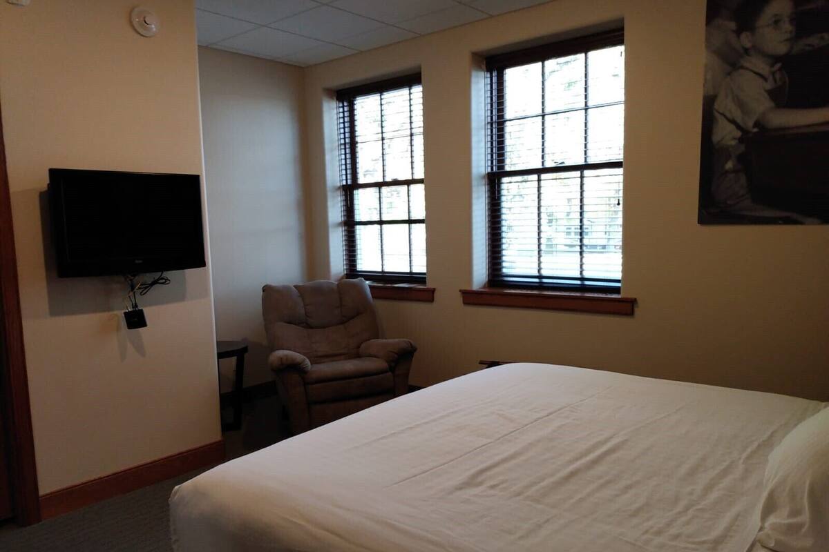 standard single room | free wifi, bed sheets