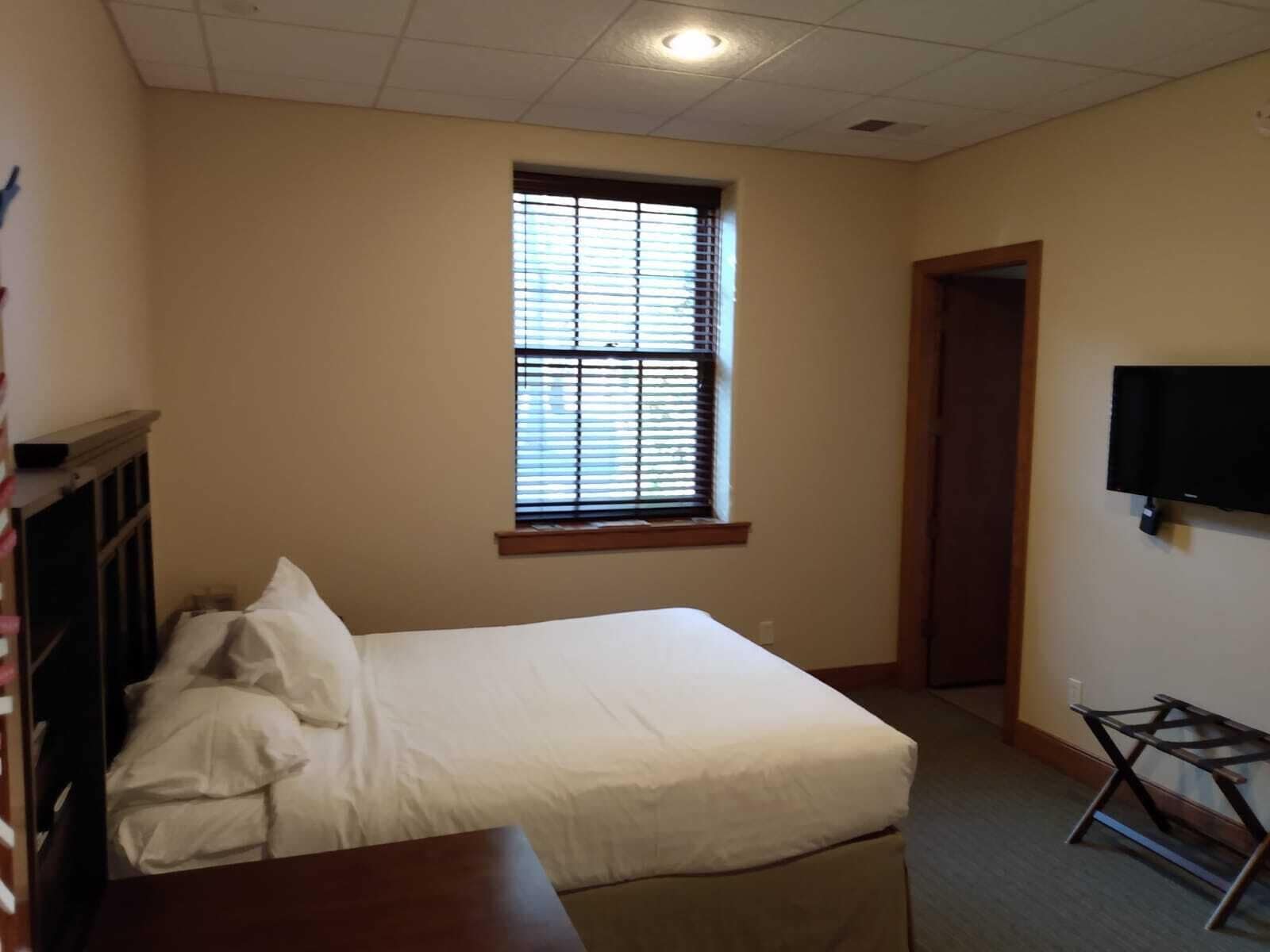 standard single room | free wifi, bed sheets