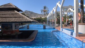 Piscine extérieure, piscine chauffée
