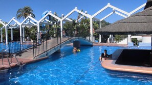 Piscine extérieure, piscine chauffée