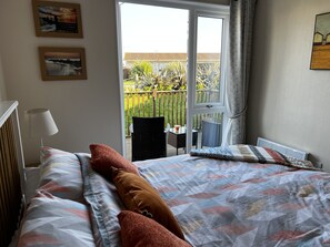 2 Schlafzimmer, Bügeleisen/Bügelbrett, WLAN, Bettwäsche