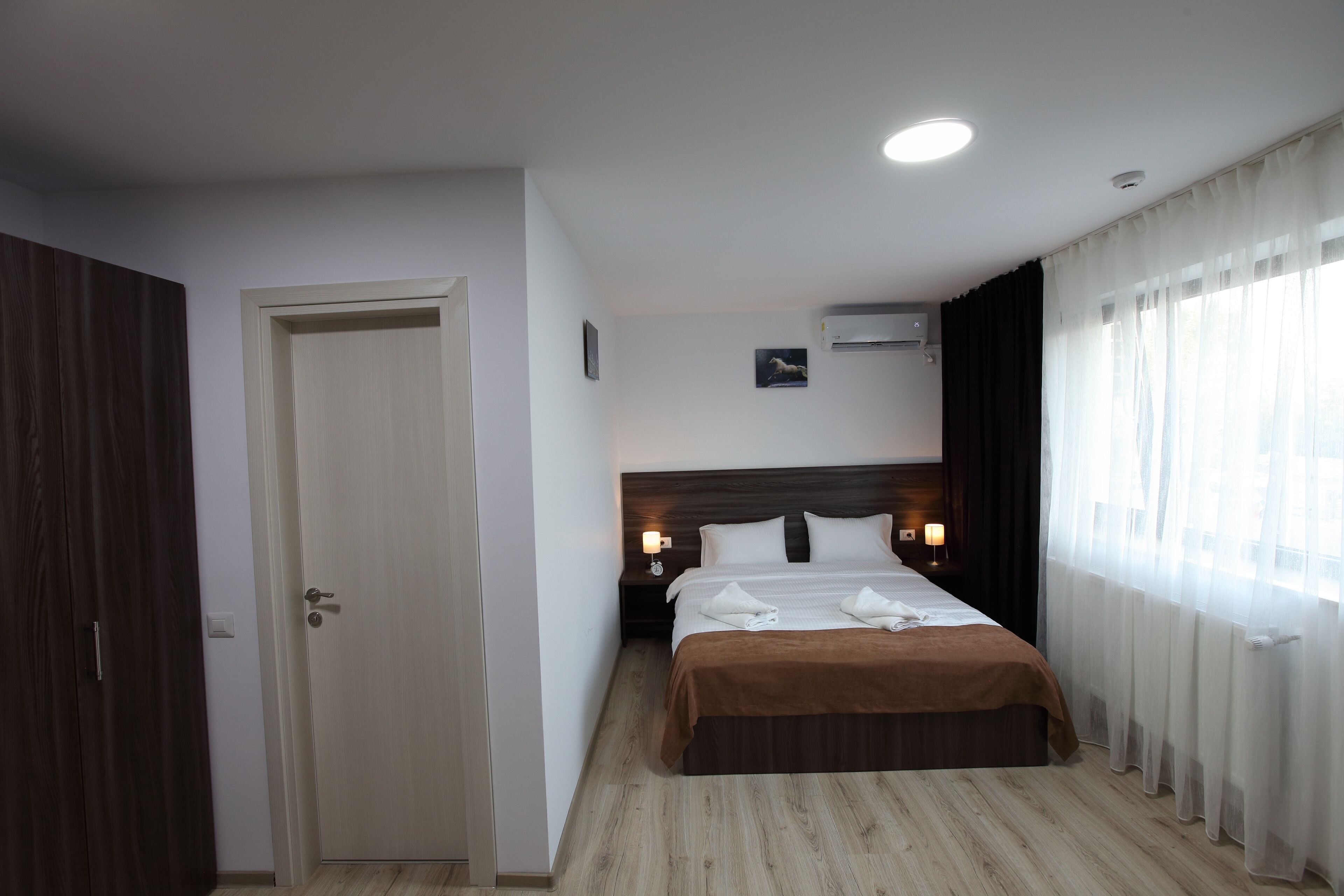 Blackout drapes, soundproofing, free WiFi, bed sheets