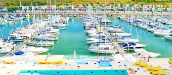 Apartment with Marina View and Pool