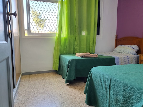 Zweibettzimmer, Gemeinschaftsbad