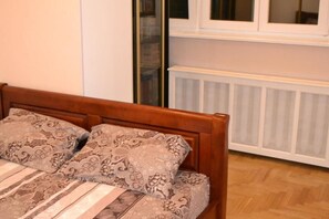 Hypo-allergenic bedding, soundproofing, iron/ironing board, free WiFi