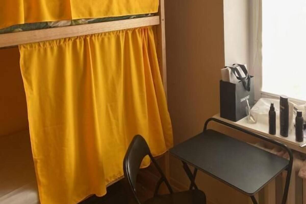 Hypo-allergenic bedding, soundproofing, iron/ironing board, free WiFi