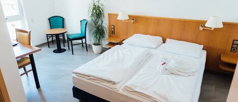 Double Room | Hypo-allergenic bedding, minibar, in-room safe, desk