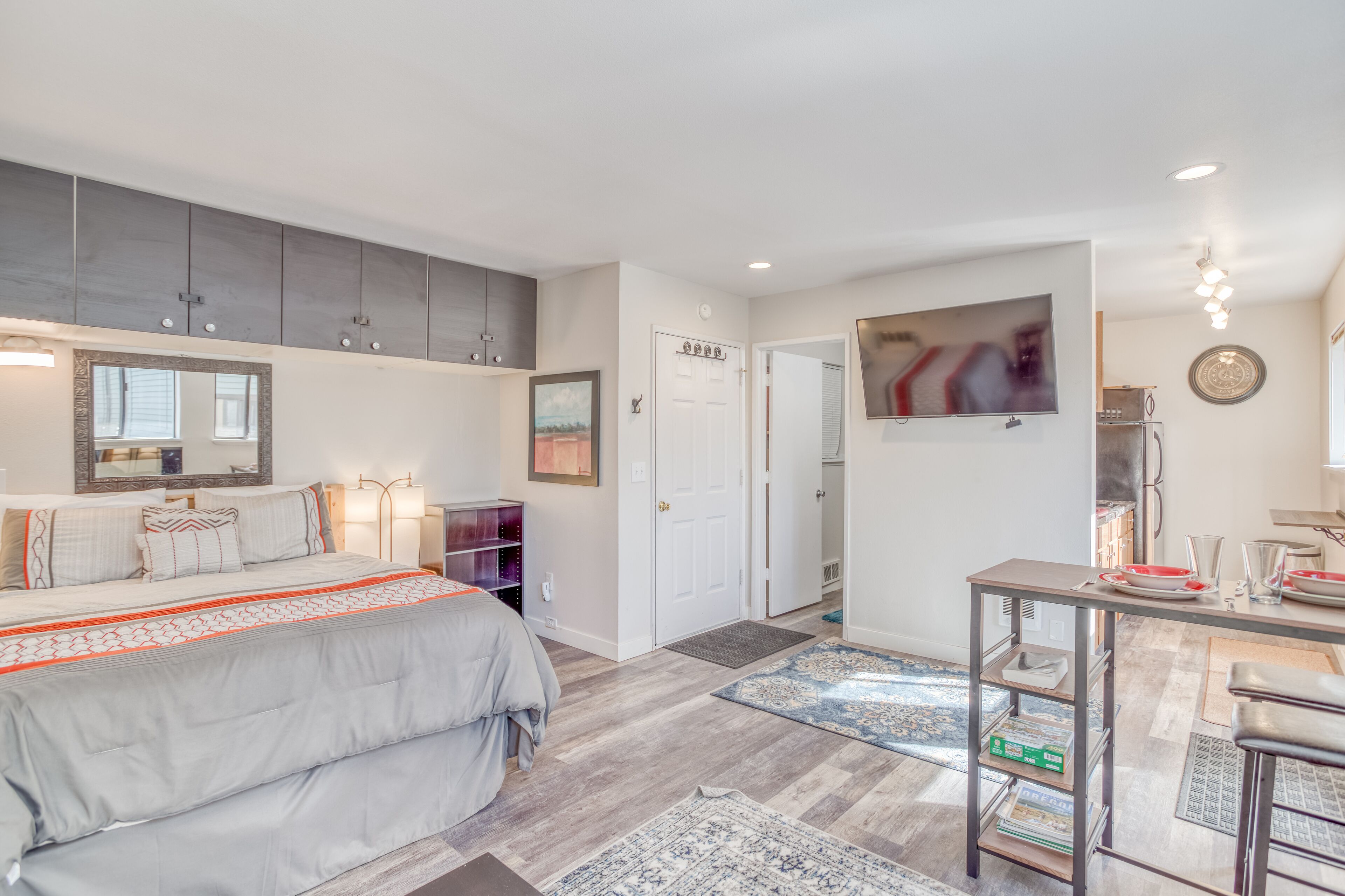 Cozy, Ground-level Sunriver Condo Has in-Wall Fireplace