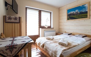 Rom – classic, fjellutsikt | Individuelt innredet, wi-fi (inkludert) og sengetøy