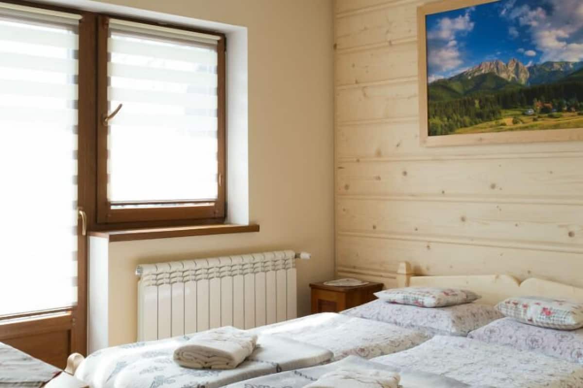 Double Room | 1 bedroom, individually furnished, free WiFi, bed sheets