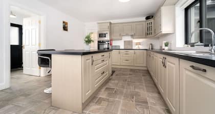 Cottage 345 - Oughterard - capacité 10 personnes dans 4 chambres