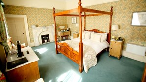 Iron/ironing board (on request), cribs (free), WiFi (free) - Dufferin Coaching Inn & Hall (Downpatrick)