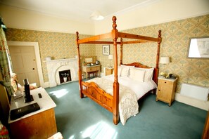 Individually decorated, individually furnished, iron/ironing board - Dufferin Coaching Inn & Hall (Downpatrick)