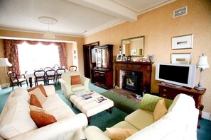 Flat-screen TV - Dufferin Coaching Inn & Hall (Downpatrick)