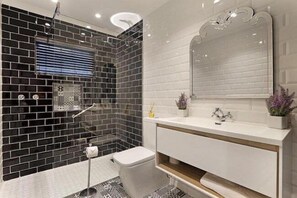 Standard House, 3 Bedrooms | Bathroom