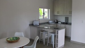 Private kitchen - 18 on Abelia (Kloof)