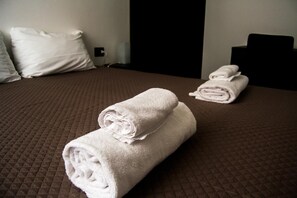 Ameublement personnalisé, bureau, chambres insonorisées